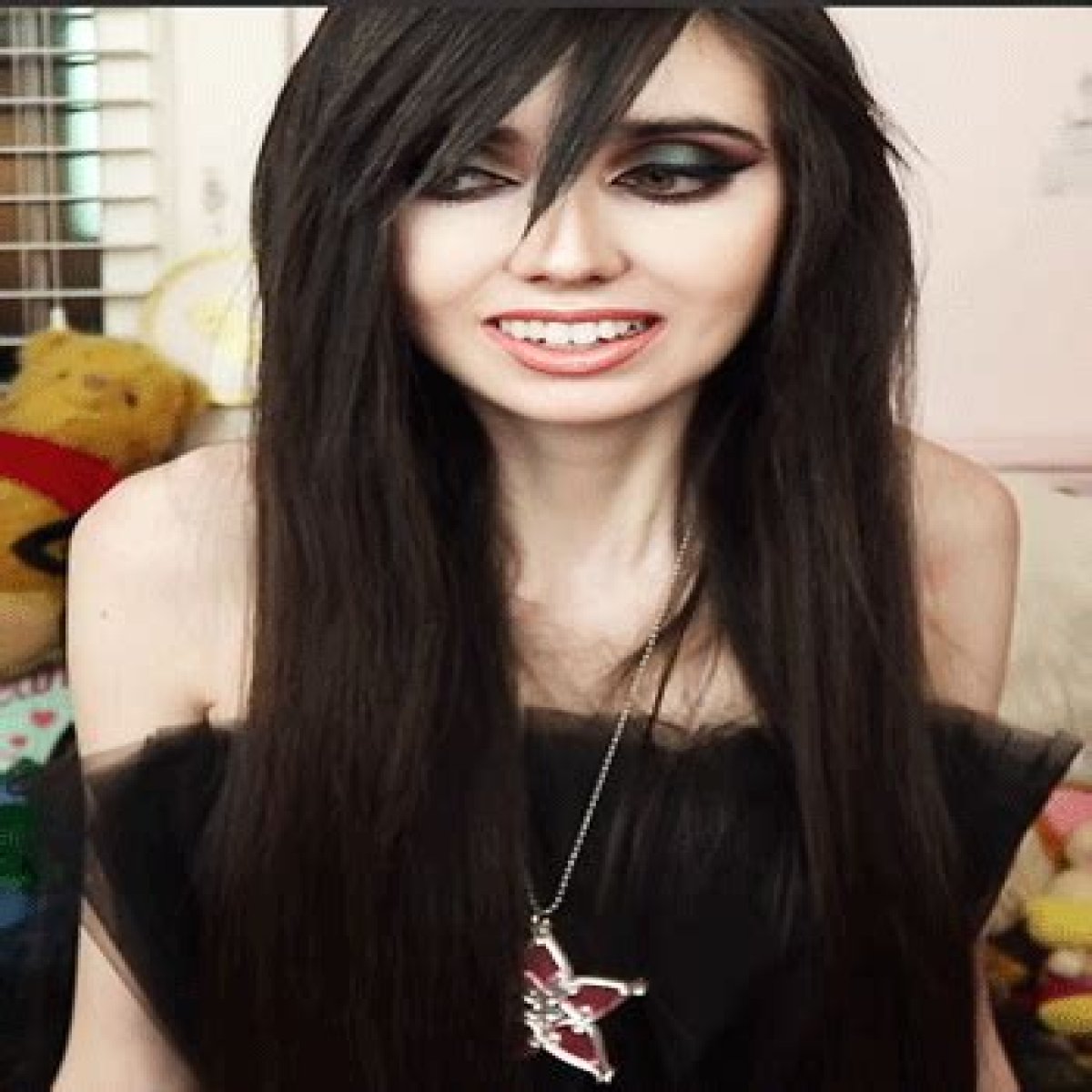Eugenia Cooney Biography, Age, Height, Husband, Net Worth, Family