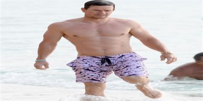 Mark Wahlberg height and weight – Measurement in meters, feet, KG and Ibs