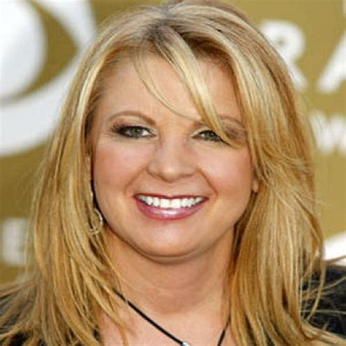 Patty Loveless family, husband, children, parents, siblings