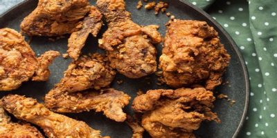 Paula Patton's Fried Chicken Recipe Is the Laughingstock of the Internet