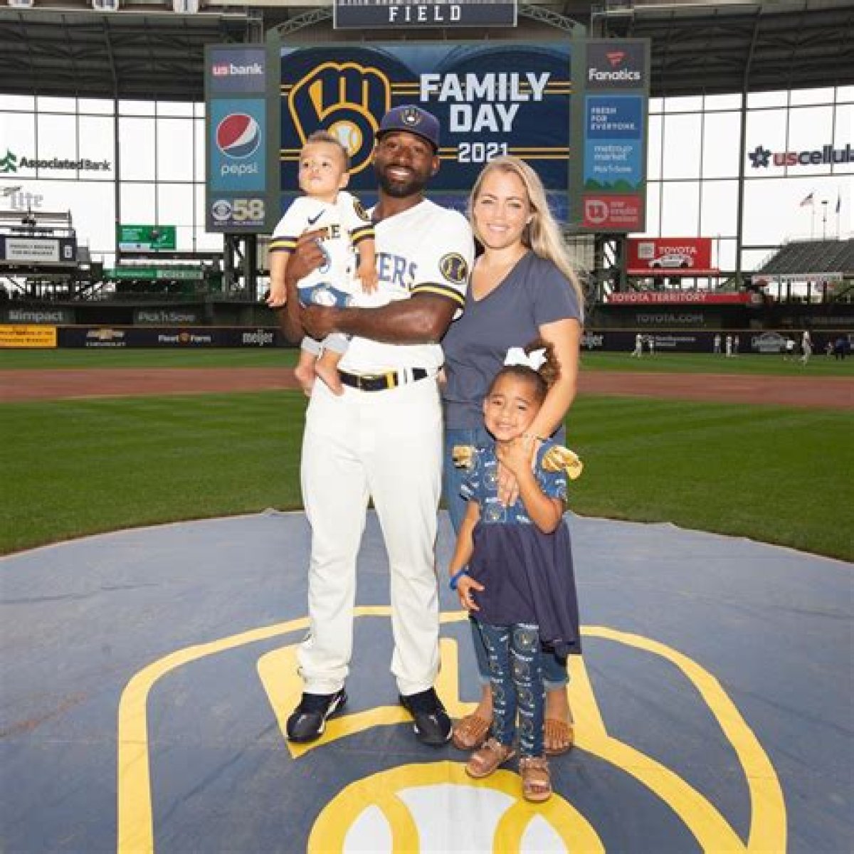 Who is Jackie Bradley Jr. Dating Now